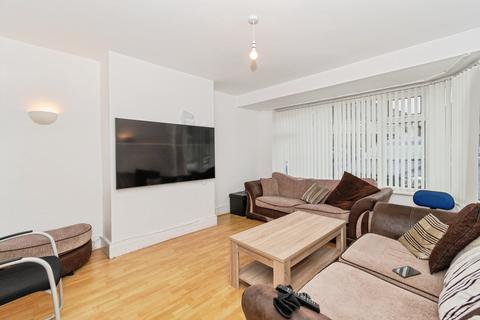 4 bedroom semi-detached house for sale, Moorland Drive, Pudsey, LS28