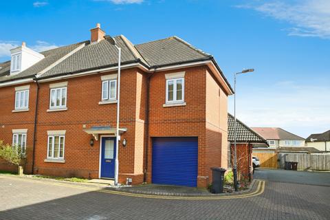 3 bedroom end of terrace house for sale, Lockwell Road, Dagenham, RM10
