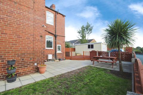 4 bedroom semi-detached house for sale, Barleyhill Road, Leeds, LS25