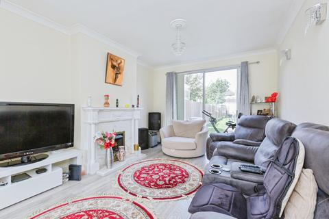 3 bedroom semi-detached house for sale, Kingsmead Close, Leicester, LE2