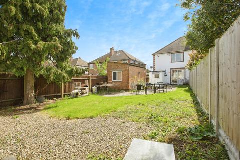 3 bedroom semi-detached house for sale, Kingsmead Close, Leicester, LE2