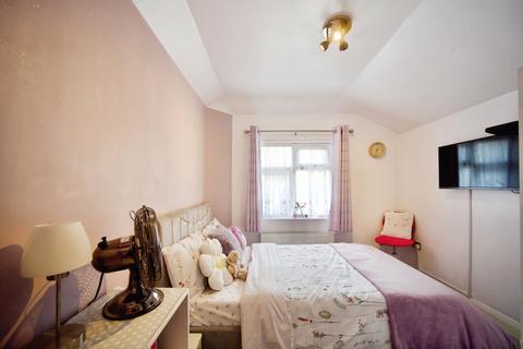 3 bedroom end of terrace house for sale, Grafton Road, Dagenham, RM8