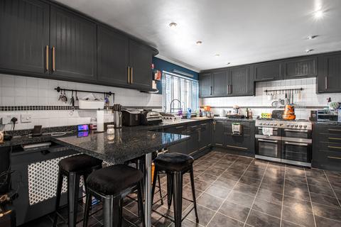 5 bedroom detached house for sale, Blackmoor Lane, Leeds, LS17