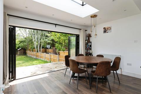 3 bedroom terraced house for sale, Gubbins Lane, Romford, RM3