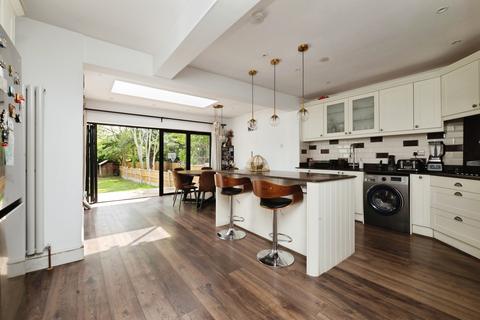 Gubbins Lane, Romford, RM3