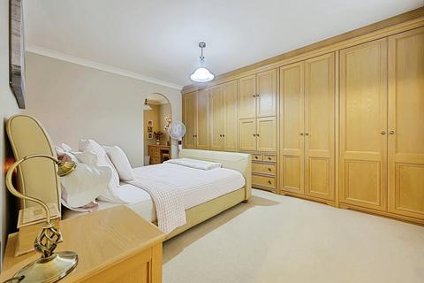 undefined, Hall Close, Holmfirth HD9