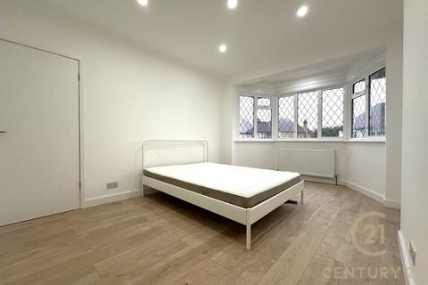 4 bedroom semi-detached house to rent, Glebe Gardens, NEW MALDEN KT3