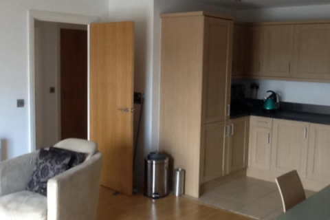 2 bedroom flat to rent, Taylorson Street South, Salford