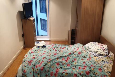 2 bedroom flat to rent, Taylorson Street South, Salford