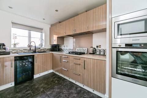 4 bedroom semi-detached house for sale, Pearwood Close, Rotherham, S63