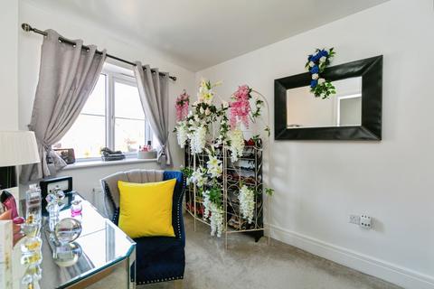 4 bedroom semi-detached house for sale, Pearwood Close, Rotherham, S63