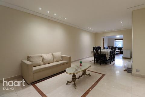 4 bedroom semi-detached house to rent, Rushdene Crescent, NORTHOLT