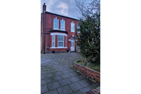 4 bedroom semi-detached house for sale, Salford Road, Southport, PR8