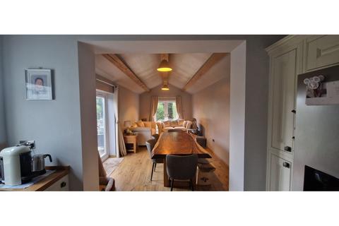 4 bedroom semi-detached house for sale, Salford Road, Southport, PR8