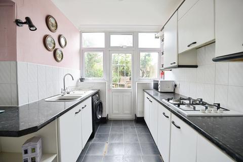 3 bedroom semi-detached house for sale, Rainham Road, Rainham, RM13