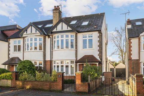 Melbury Gardens, West Wimbledon, SW20