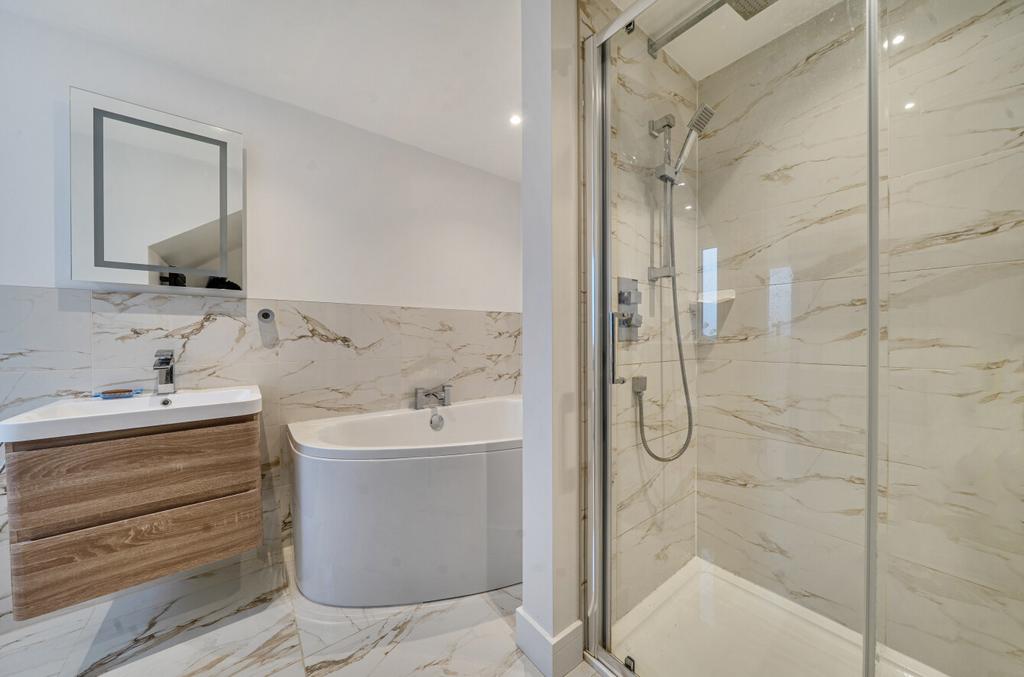 Master Ensuite