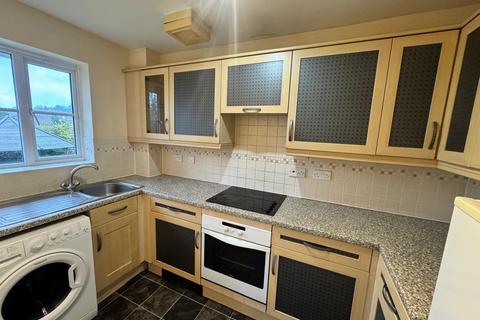 2 bedroom flat to rent, Tinsley Lane, Three Bridges, Crawley