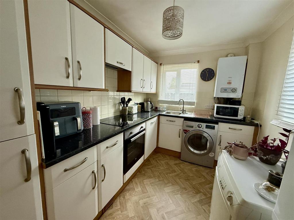 Kitchen: