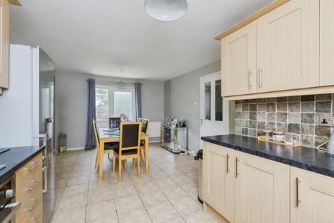 4 bedroom semi-detached house for sale, Pitchens Close, Leicester, LE4