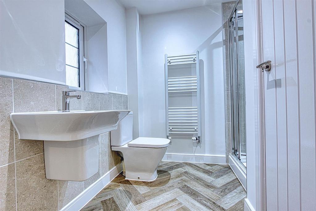 Ensuite shower rooom