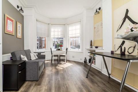 2 bedroom flat to rent, Milton Road, London N6