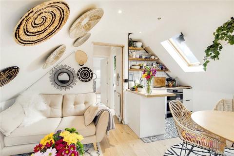1 bedroom flat for sale, Carleton Gardens, London N19