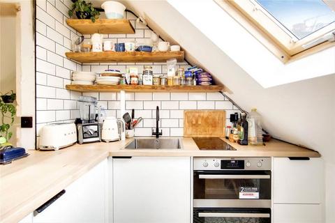 1 bedroom flat for sale, Carleton Gardens, London N19