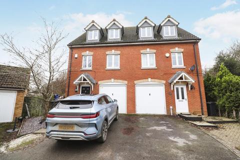 undefined, Thornbridge Close, Rushden NN10
