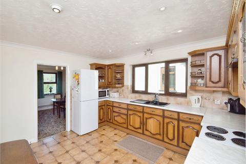 4 bedroom detached house for sale, Capel Seion Road, Llanelli, SA15