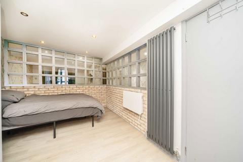 1 bedroom flat to rent, Wells House Road, London NW10