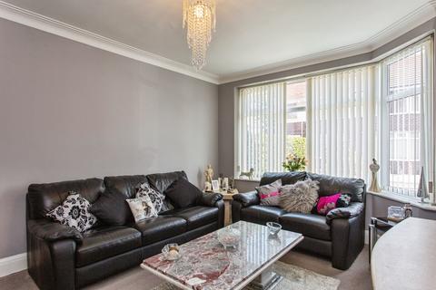 3 bedroom terraced house for sale, Sandringham Avenue, Leyland, PR25