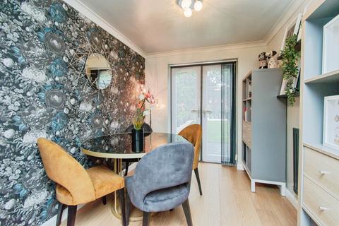 3 bedroom detached house for sale, Pasture Drive, Castleford, WF10