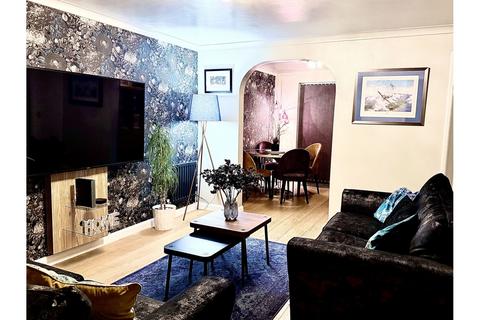 3 bedroom detached house for sale, Pasture Drive, Castleford, WF10