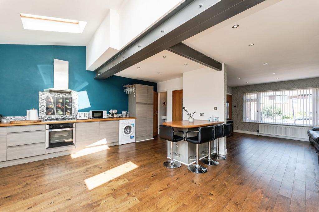 Lounge / Kitchen