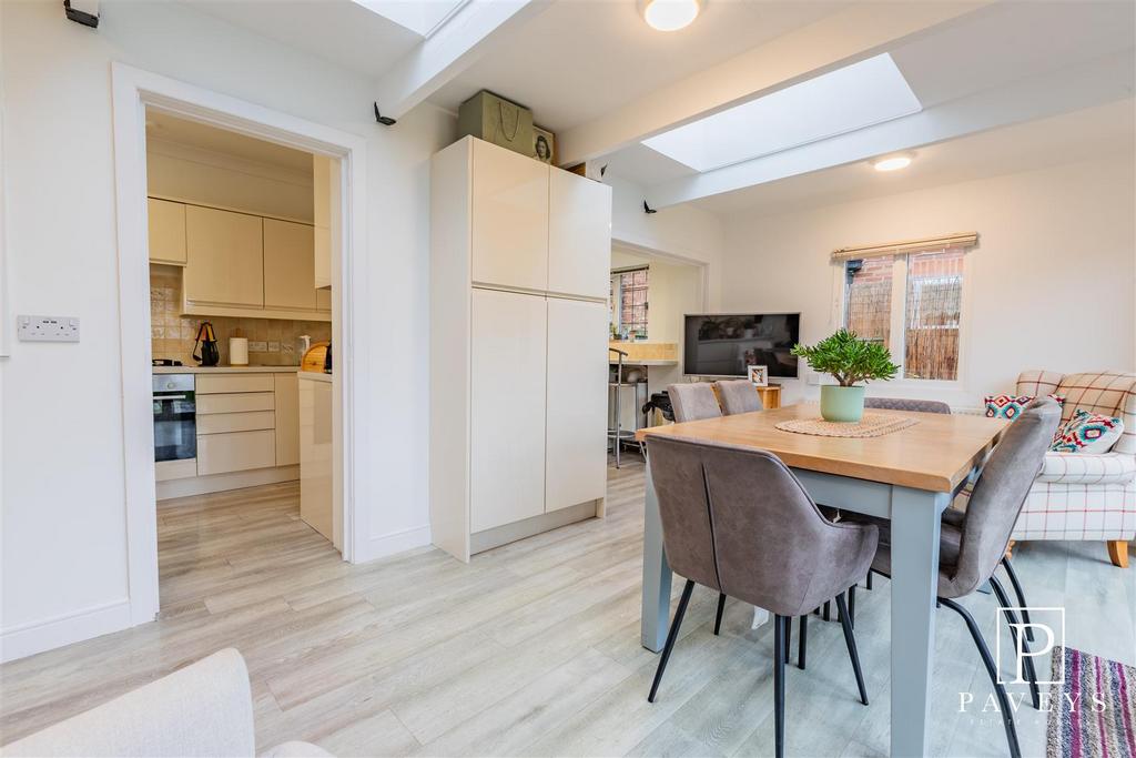 Dining/family room