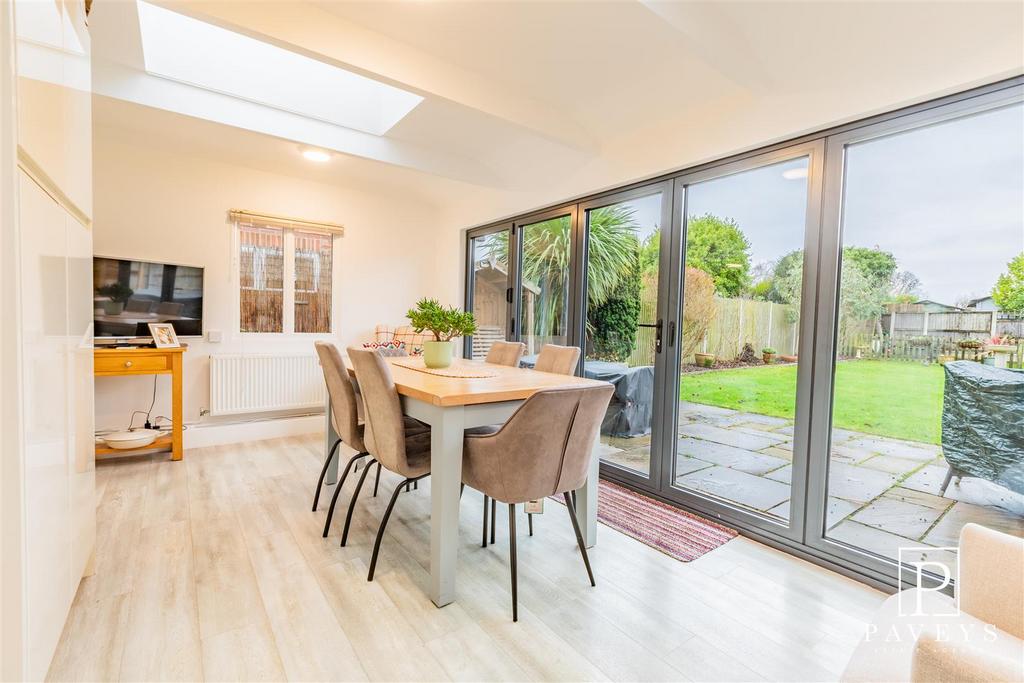 Dining/family room