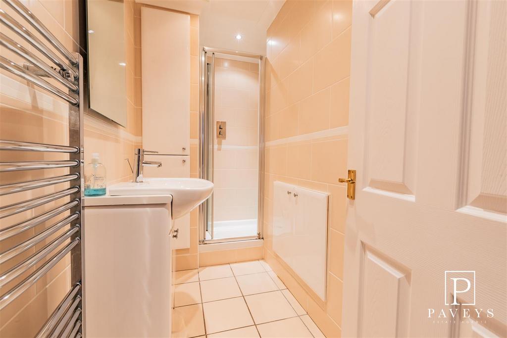Cloakroom/shower room