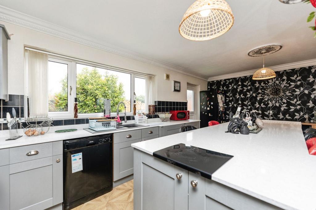 Kitchen/family Room