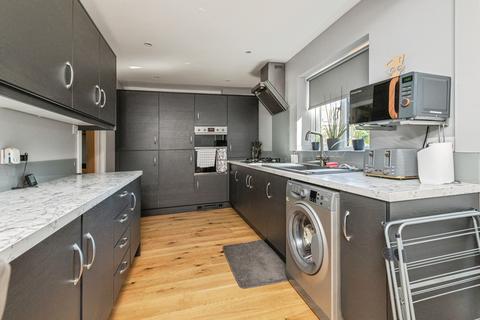 3 bedroom end of terrace house for sale, Morland Close, Dewsbury, WF13