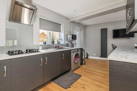 3 bedroom end of terrace house for sale, Morland Close, Dewsbury, WF13
