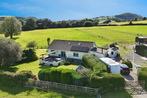 undefined, Llansadwrn, Llanwrda, SA19