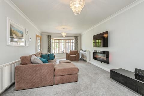 3 bedroom detached house for sale, The Spinney, Wakefield, WF2