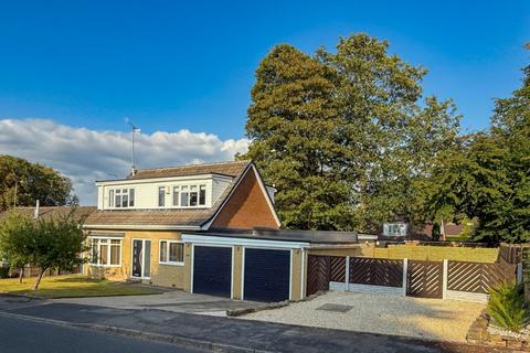 3 bedroom detached house for sale, The Spinney, Wakefield, WF2
