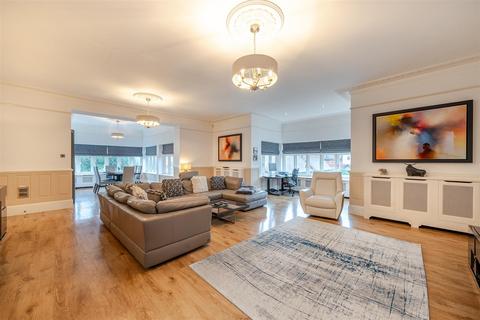 undefined, Eyhurst Park. Outwood Lane, Kingswood