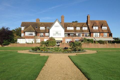 3 bedroom apartment for sale, Eyhurst Park. Outwood Lane, Kingswood