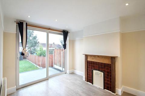 3 bedroom apartment to rent, Buckhurst Way, Buckhurst Hill, IG9