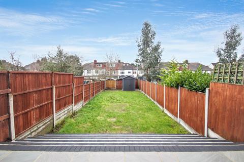 3 bedroom apartment to rent, Buckhurst Way, Buckhurst Hill, IG9