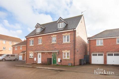 Buxton Way, Royal Wootton Bassett SN4 8