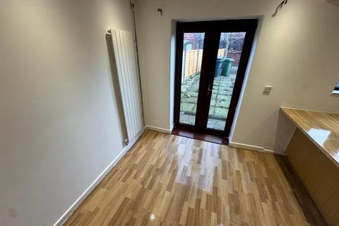 3 bedroom terraced house to rent, Partington Street, Failsworth, Manchester